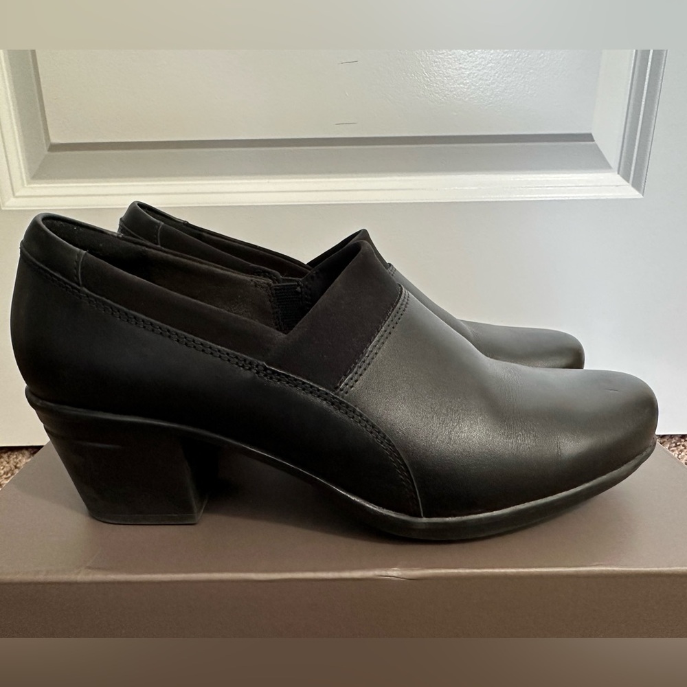 Clark Women’s Shoe, Size 8